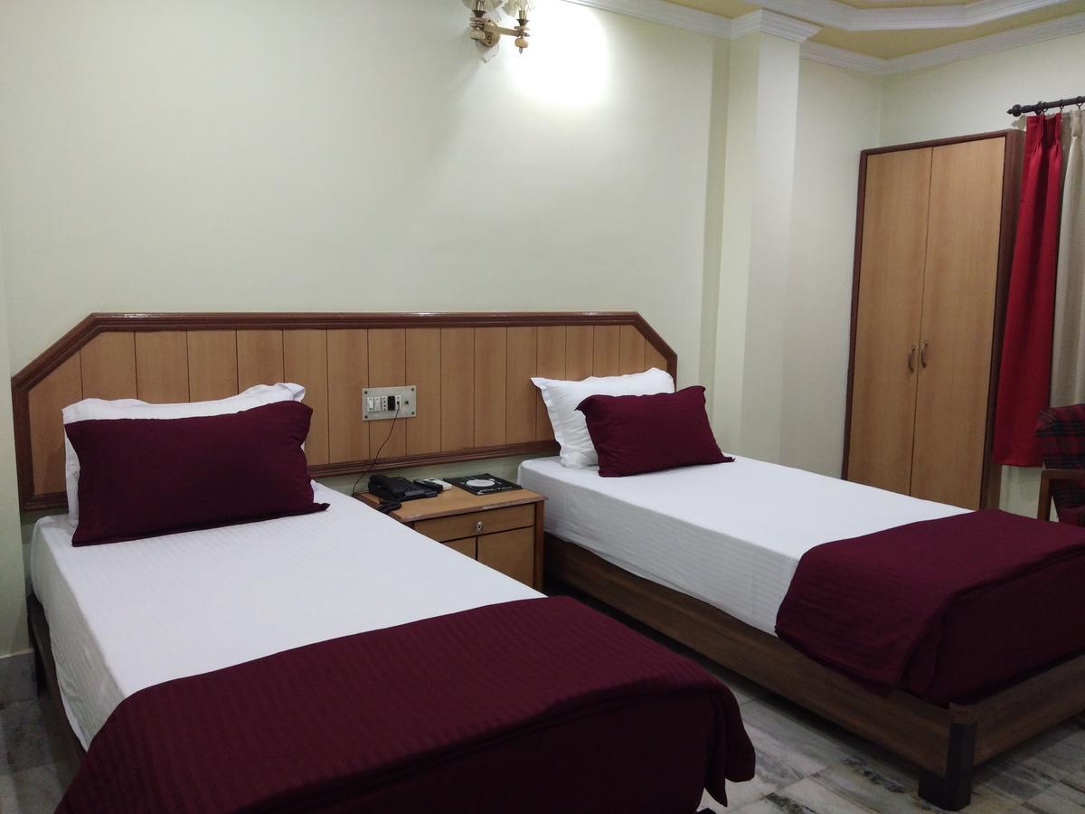 Oyo 24916 Hotel Aquatic Palace Kalyani Exterior photo